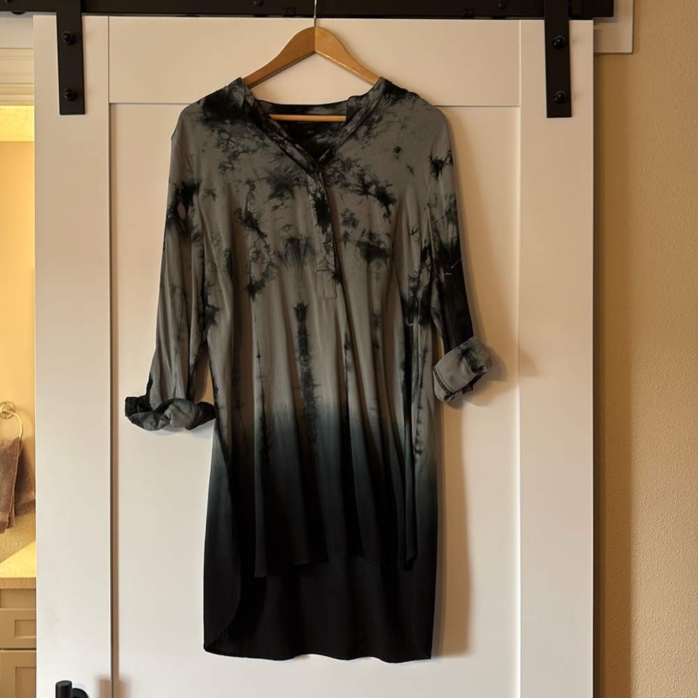 Rock & Republic | Large Tie-Dye Roll Tab Sleeve Tunic